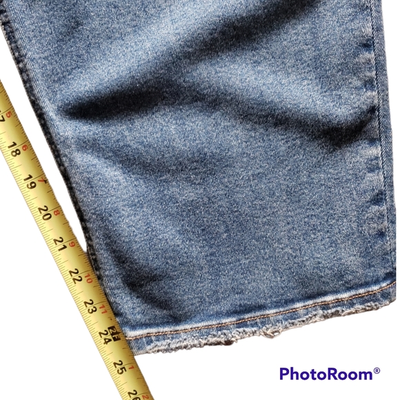 Ava & Viv Medium Wash High Rise Slim Straight Crop No Gap Size 26W Reg - Picture 6 of 11